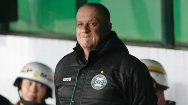 James reconhece jogo abaixo do Coritiba em derrota: “A gente sucumbiu”