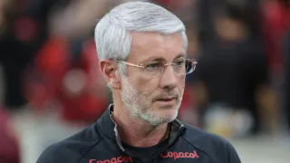 Odair manda recado após Athletico extrapolar limite de estrangeiros