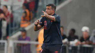 Após sete empates em casa, técnico minimiza críticas e diz que o “Athletico não desiste nunca”