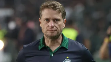 Seabra detona arbitragem após empate do Coritiba com o Vasco