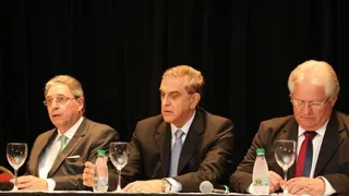 O governo estadual deve ajudar os clubes de futebol?