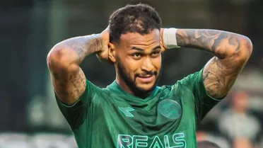 Atacante preterido pelo Coritiba vira única opção e volta a jogar após dois meses