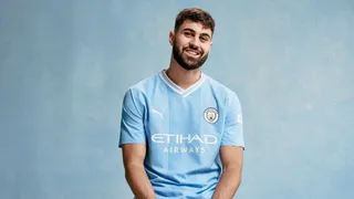 Gvardiol é anunciado pelo Manchester City e se torna zagueiro mais caro do futebol