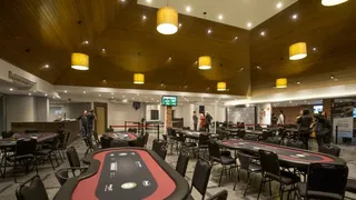 Sob mistério, casa de poker tradicional de Curitiba negocia com gigante paulista
