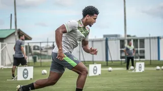 Warley se recupera e volta aos treinos; Régis segue transição pós-Covid