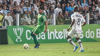 Morínigo inventa, Coritiba se desorganiza e perde para o Santos