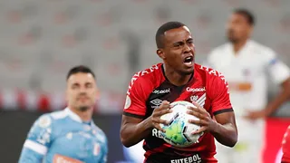 Paraná dificilmente sobe; Athletico sofre, mas vence; Coxa vai bem na estreia de técnico