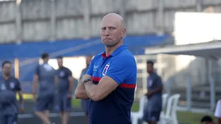 Técnico do Paraná critica violência no futebol e promete: “Vamos jogar pelo Maurinho”