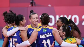 Brasil bate a Sérvia e assume liderança do grupo no vôlei feminino