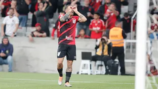 Na volta de Fernandinho, uma noite de Terans: 4×1