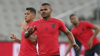 Nikão recusa proposta do Coritiba por identificação com o Athletico