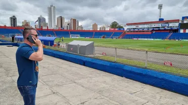 Ex-Barcelona, ídolos na torcida e empresários em ação: Vila Capanema e o Ruralzão em estado puro