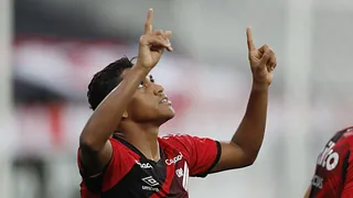 Pedro Rocha é alvo de ofensas racistas nas redes sociais