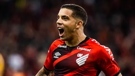Campeão pelo Athletico, uruguaio vive drama antes de estrear em novo clube