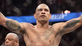 Poatan pode se tornar o maior da história do UFC, aponta ex-lutador