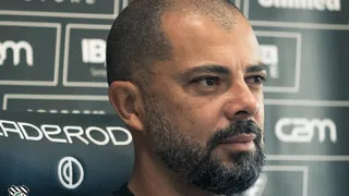 Paraná negocia com Márcio Coelho, ex-técnico do Figueirense