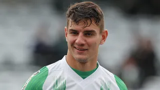 Clube da Série A avança em negócio por lateral do Coritiba; saiba valores