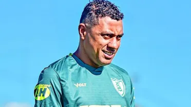 Clube brasileiro surpreende e anuncia Kléberson como novo treinador