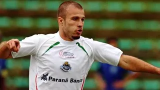 À procura de um homem-gol (e algo mais)