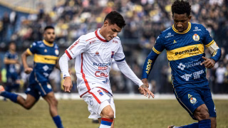 Paraná perde chances, tem jogador expulso e segue sem vencer fora de casa