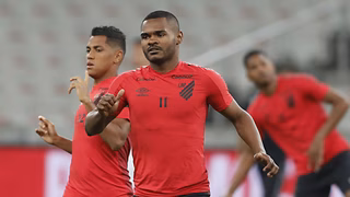 Nikão recusa proposta do Coritiba por identificação com o Athletico