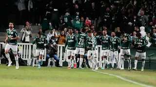 Desfalcado, Coritiba sucumbe no Couto diante de qualidade do líder Palmeiras