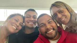 Filha de Pelé faz postagem com os netos: “Momentos difíceis de explicar”