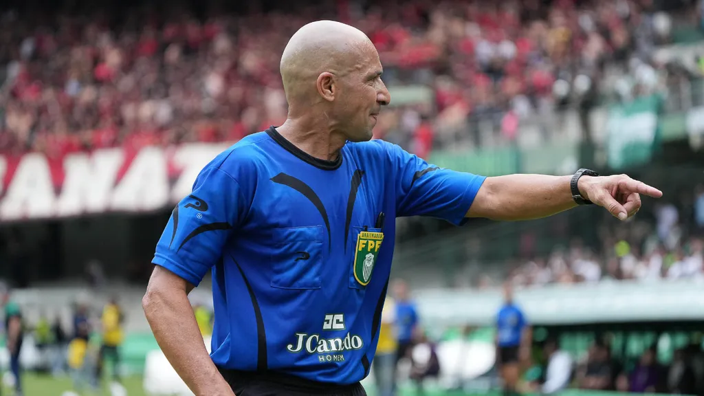 Selmo Pedro dos Anjos Neto apitou o Atletiba