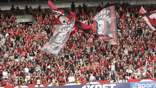 Mulheres e crianças: Athletico anuncia ingressos esgotados para o jogo contra o Foz