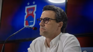 Torcida cobra diretor do Paraná Clube por reforços após novo empate