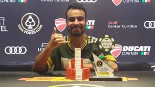 Após maratona, estudante ganha a primeira etapa do Circuito Resenha do Poker