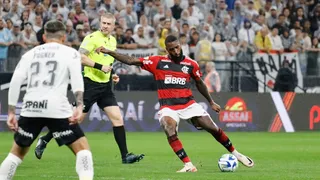 Flamengo joga melhor, mas Corinthians encontra empate em jogo com pouca emoção