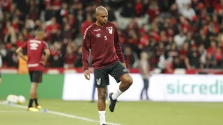 Athletico tem volta de titulares, mas com improviso na lateral; veja provável time