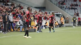 Carille fala em Marlos e Terans juntos no time, mas pede tempo no Athletico