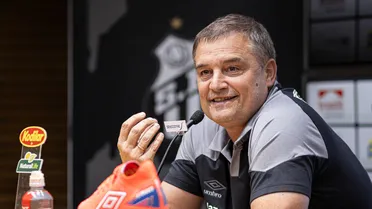 Diego Aguirre cai após cinco jogos e é o terceiro técnico demitido pelo Santos