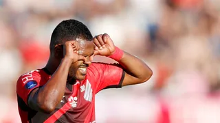 Gigante, Nikão faz mágica com a canhota no bicampeonato do Athletico