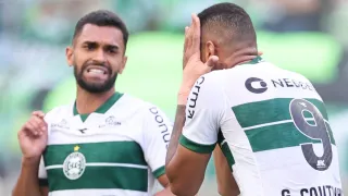 Coritiba para em goleiro inspirado e perde a liderança da Série B