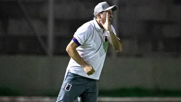 Auxiliar do Paraná reclama de arbitragem e lamenta gol no fim: “Foi doído”