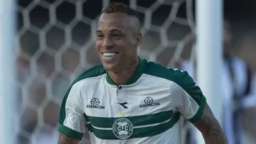 Contratação mais cara do Coritiba, Breno Lopes assume protagonismo