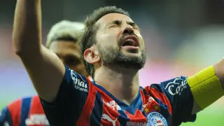 Ex-Coritiba revela câncer e passa por cirurgia: “Vamos vencer mais essa batalha”