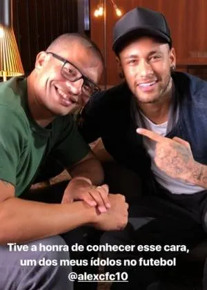 Neymar elogia Alex no Instagram.