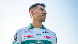 Especulando reforços, o Coritiba joga fazendo contas