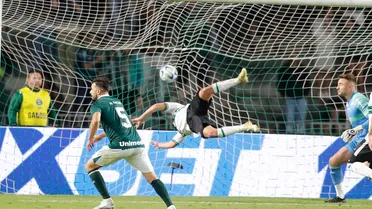 Coritiba perde para o Goiás no Couto Pereira e segue calvário rumo à Série B