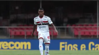 Com lateral do São Paulo, Coritiba fecha lista de reforços do primeiro semestre