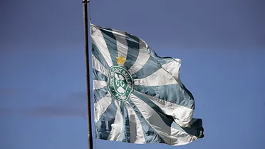 Coritiba renova contrato de atacante que retornou do futebol europeu