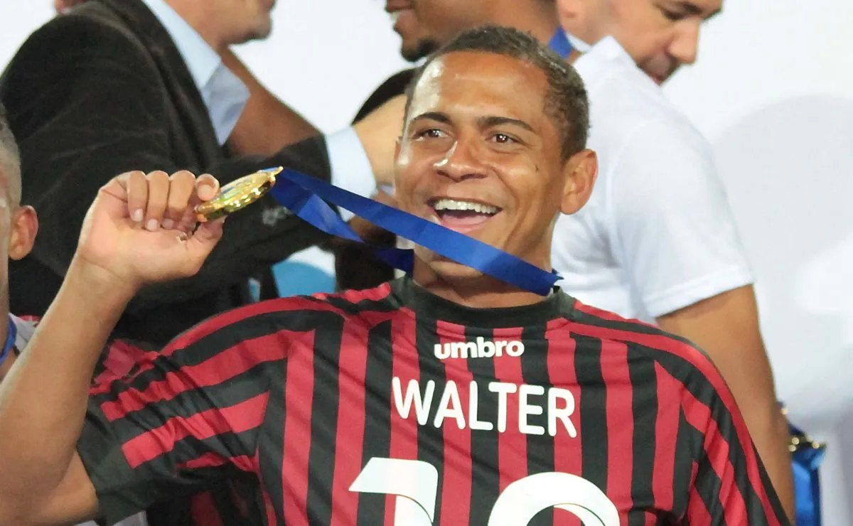 Walter comemora título do Athletico em 2016