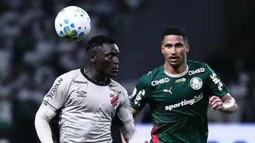 Athletico é prejudicado pela arbitragem em revés para o líder Palmeiras