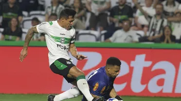 Seleção entre o afeto e a vaia; Coritiba é dispersivo e desperdiça chance de ouro em casa