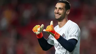 PSG fará homenagem a Sergio Rico em jogo com o Milan no Parque dos Príncipes, diz jornal