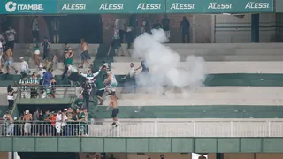Súmula relata briga e cita arremesso de moeda, cigarro e pipoca em Atletiba